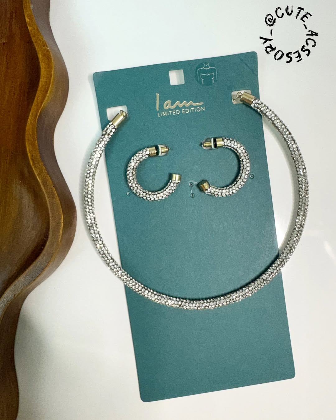 نیم ست نگیندار