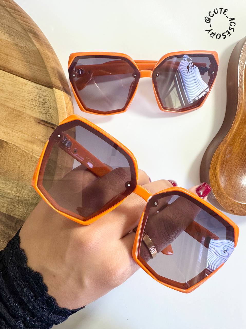 عینک آفتابی زنانه کد ۰۰۳