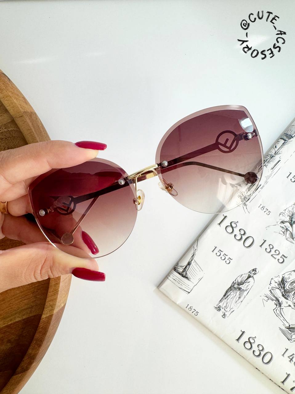 عینک آفتابی زنانه کد ۰۰۶