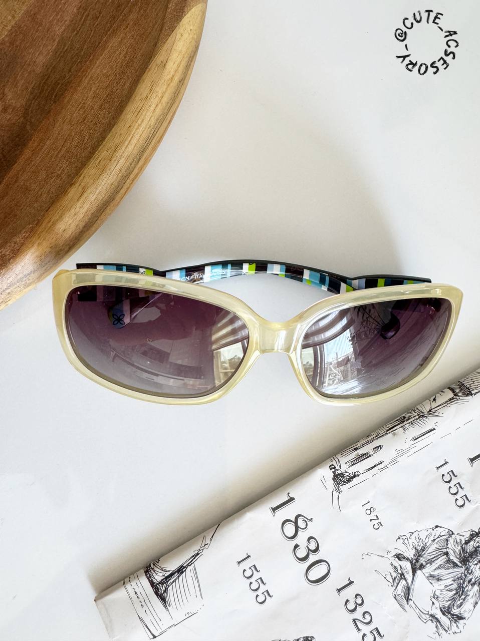 عینک آفتابی زنانه کد ۰۰۸