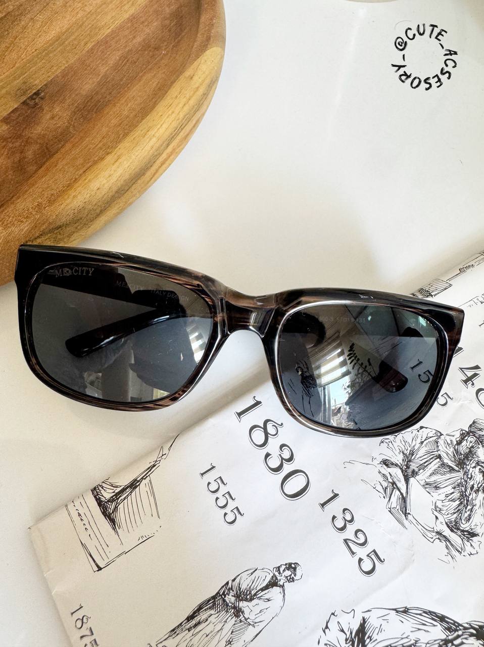 عینک آفتابی زنانه کد ۰۱۱